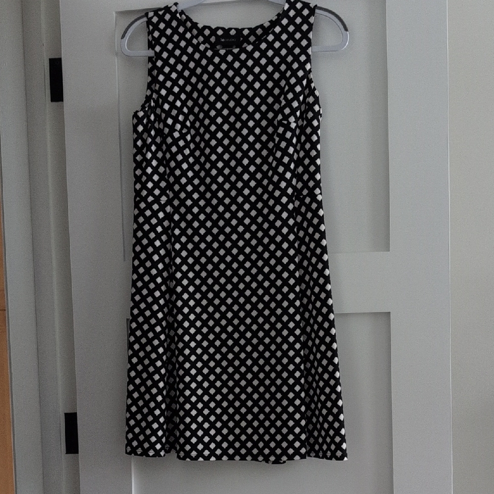 AB Studio Black and White Geometric Midi Dress